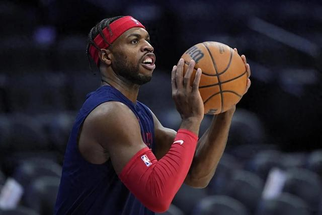 华体会部门-“汤神替身”成弃子？拿手好戏实则是双刃剑 老鹰重建不养闲人|希尔德|勇士|克雷·汤普森|三分球|亚特兰大老鹰队_新浪体育_新浪新闻